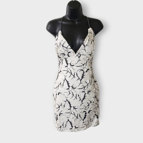 Lucy In The Sky White Black Sequins Abstract Backless Mini Dress Sz Large Party - Picture 1 of 11